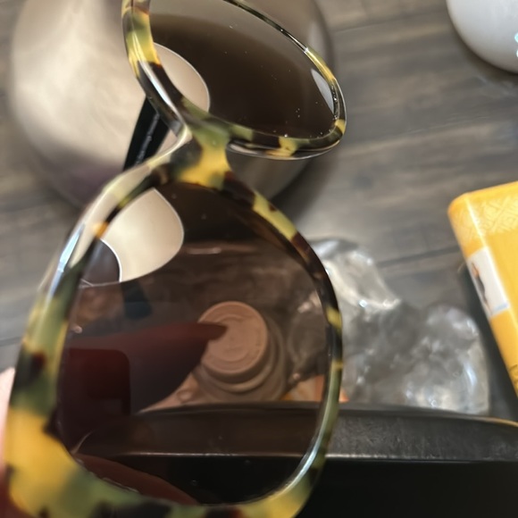 Sunglasses - Picture 8 of 9